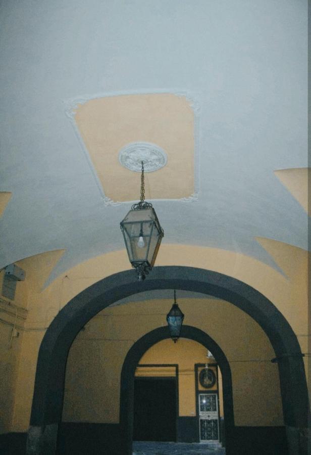 Piccola maison nel centro di Napoli Esterno foto